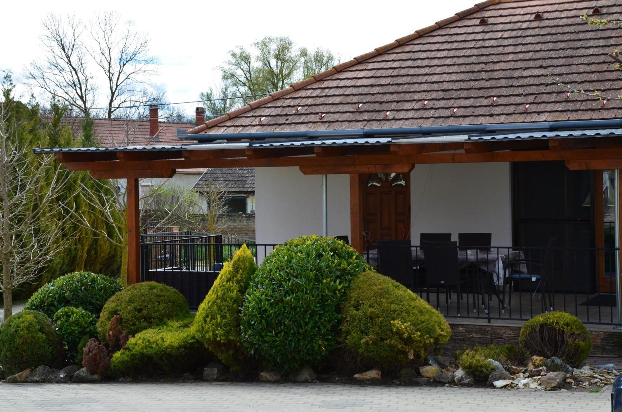 Hotel Kerekerdo Vendeghaz Kisszékely Exterior foto
